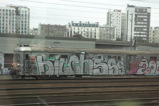 ''Graffiti'' Post yours :)-parisgraffiti-2.jpg