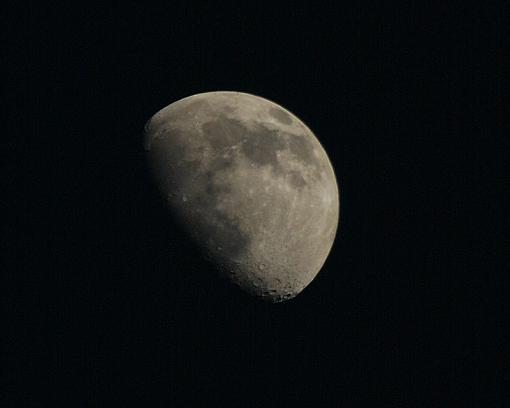 Second attempt at moon photo-dsc_8611-copy.jpg