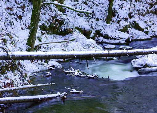 Snow at the Falls-rbr2.jpg