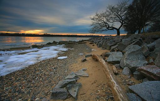 Frozen Potomac Sunset-000.jpg