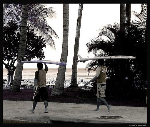 Back from Aloha State :)-two-boarders-small.jpg