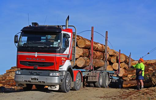 Log truck-log-truck.jpg