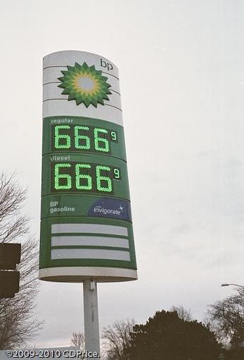 Gas is Evil-100fp2009-1547.jpg