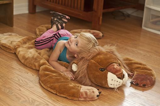 Blonde on lion skin rug photos-_dsc1732.jpg