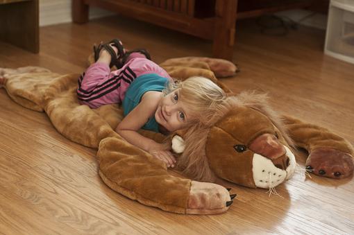 Blonde on lion skin rug photos-_dsc1736.jpg