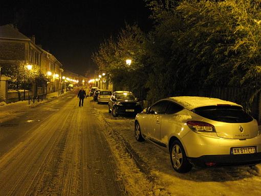 Snow brings chaos to the Paris area - by S95-4383-028.jpg