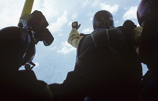 Dangerous Photography-skydiving_2_may1987_800.jpg