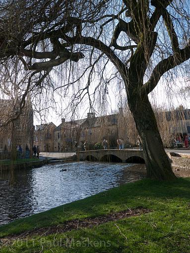 Bourton-on-the-water-_1060897.jpg