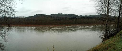 Cowlitz River, Panorama-highres-riverpost.jpg