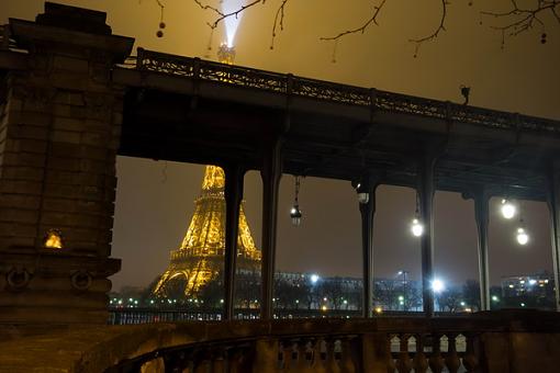 Paris night walk with RX100 and pocket tripod-4804-006.jpg