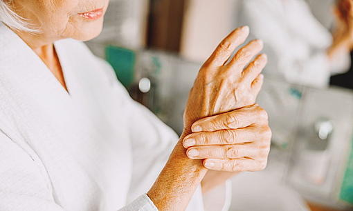 Doctors point out that the elderly are at risk of &quot;low muscle mass&quot;.-ahr0chm6ly9zlmlzyw5vb2suy29tl2hllzavdwqvns8ynjk1ny9zzw5pb3itbxvzy2xllmpwzw%3D%3D.jpg